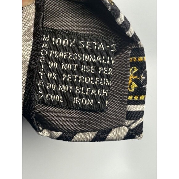 Vtg V2 Versace Mens Black Gold Baroque Striped Silk Tie 3.75" W x 57” L - Picture 6 of 9